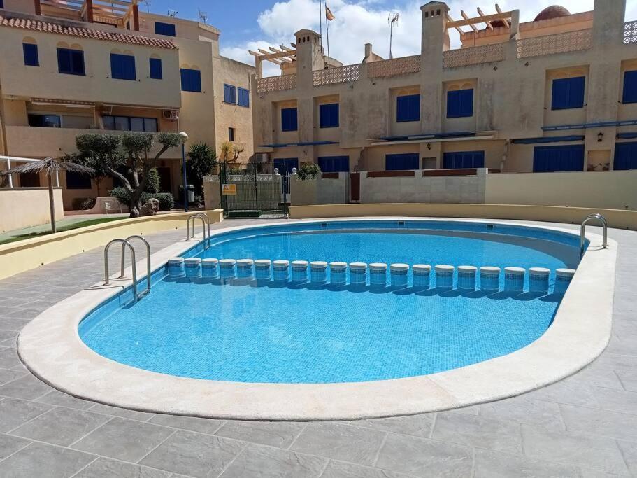 Apartamento En Los Nietos Con Piscina Comunitaria. Exterior foto