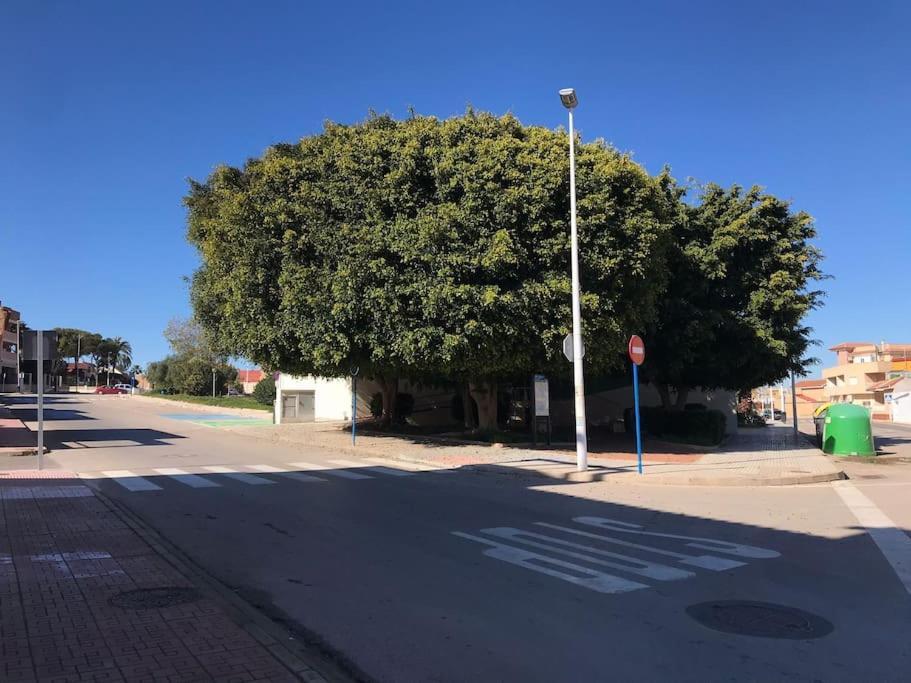 Apartamento En Los Nietos Con Piscina Comunitaria. Exterior foto
